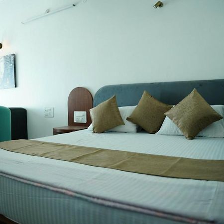 The Periwinkle Homestay Bhīm Tāl Buitenkant foto