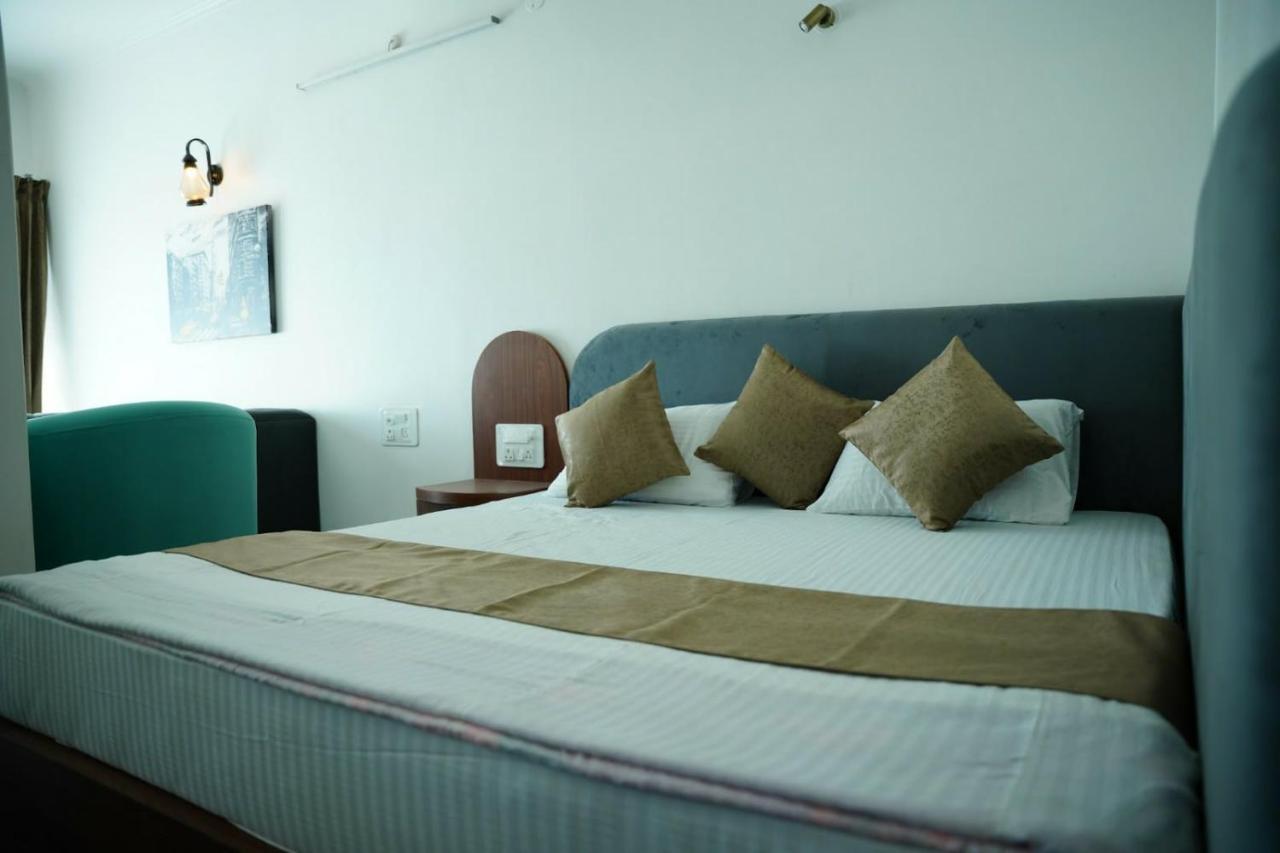 The Periwinkle Homestay Bhīm Tāl Buitenkant foto