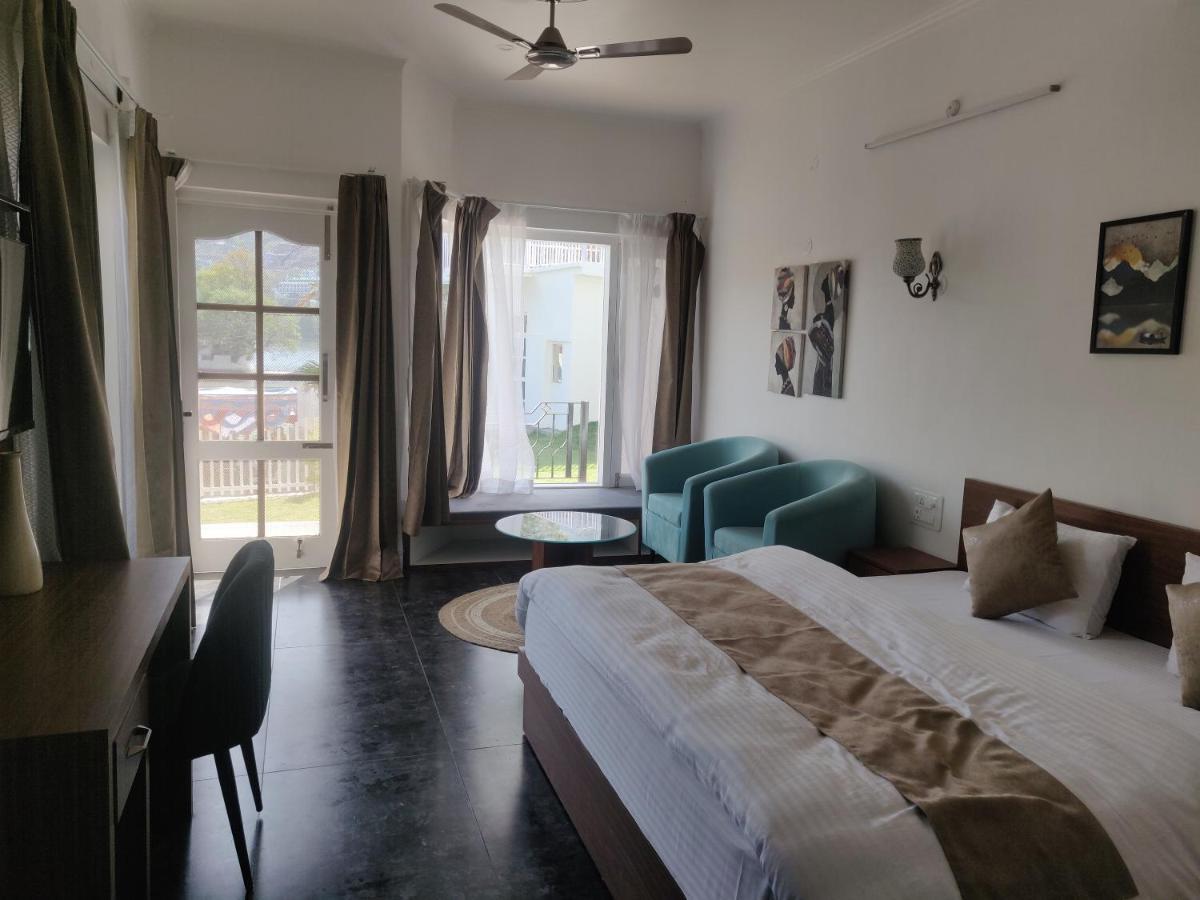 The Periwinkle Homestay Bhīm Tāl Buitenkant foto