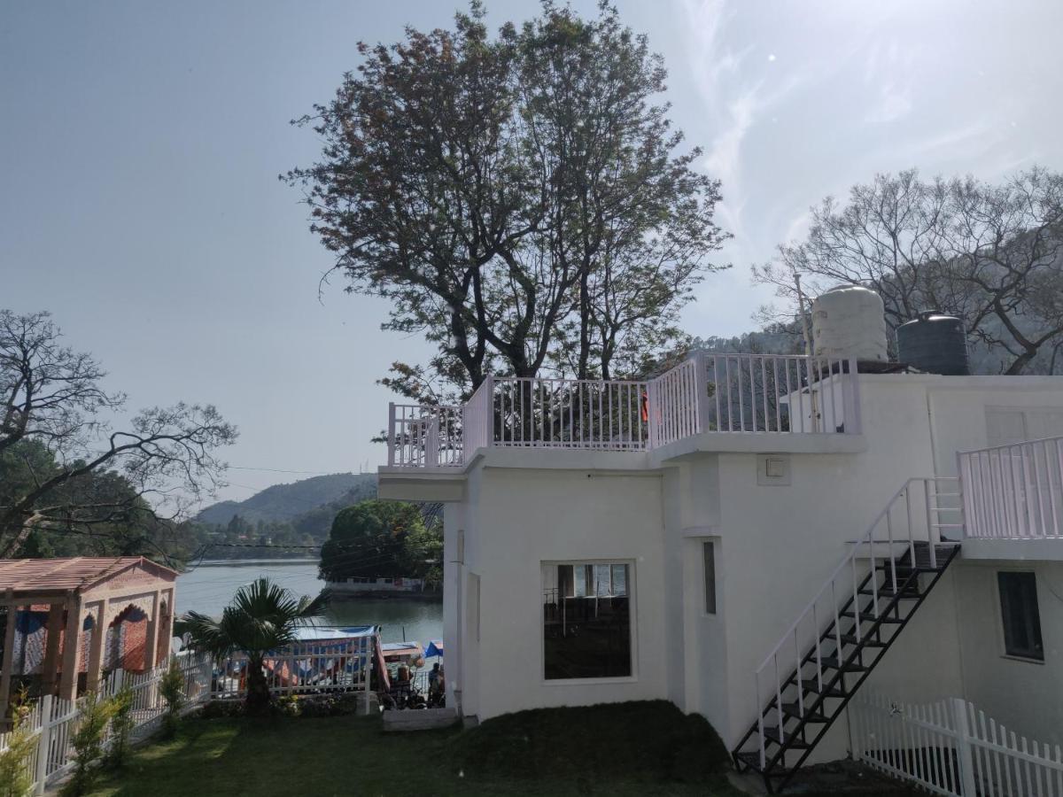 The Periwinkle Homestay Bhīm Tāl Buitenkant foto