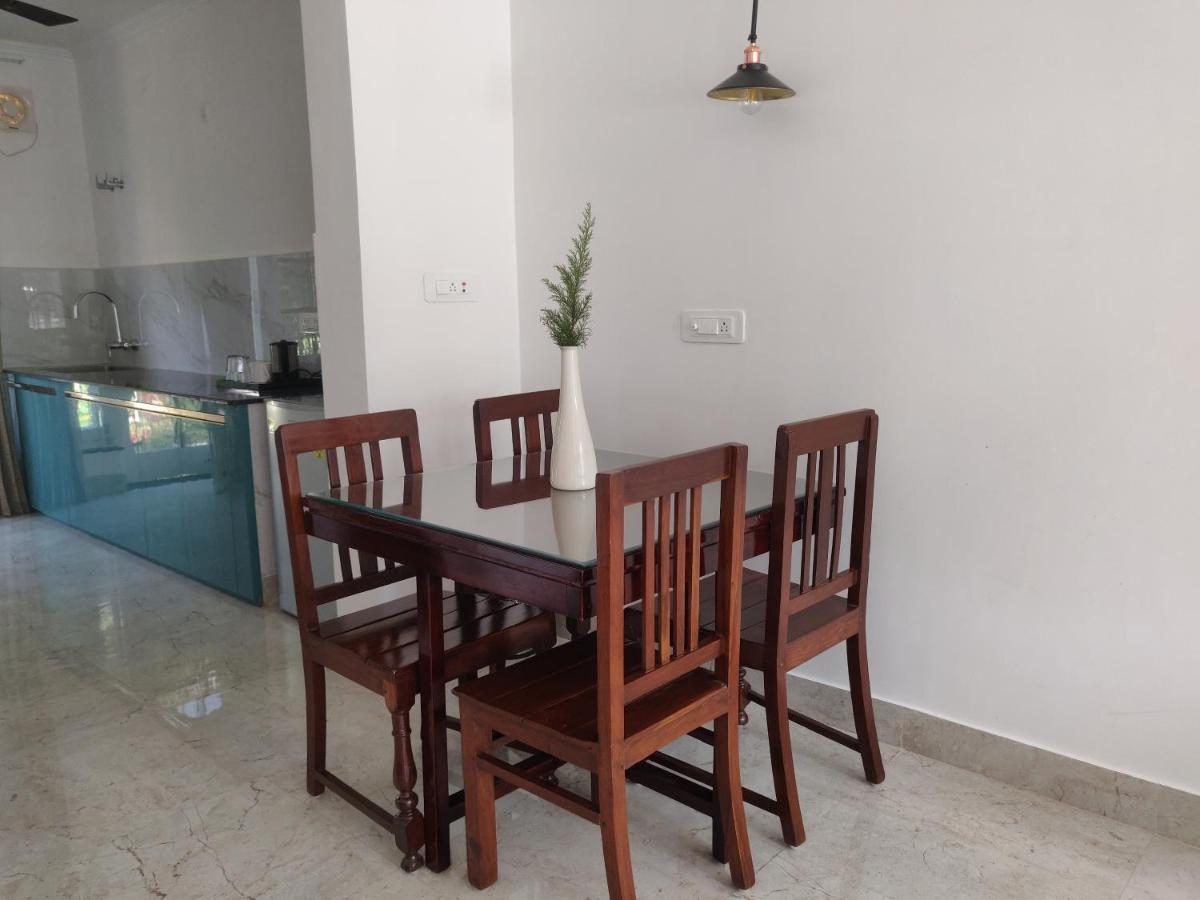 The Periwinkle Homestay Bhīm Tāl Buitenkant foto