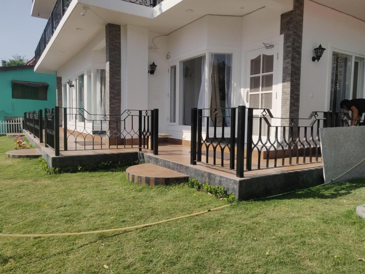 The Periwinkle Homestay Bhīm Tāl Buitenkant foto