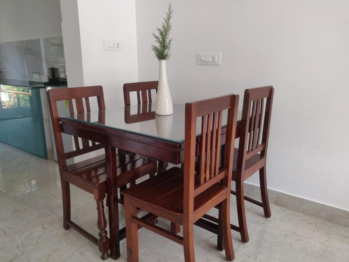 The Periwinkle Homestay Bhīm Tāl Buitenkant foto