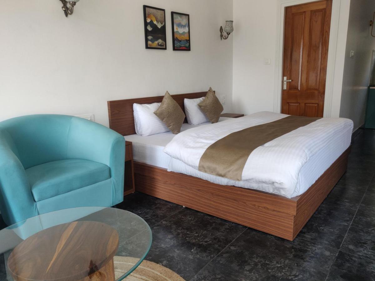 The Periwinkle Homestay Bhīm Tāl Buitenkant foto