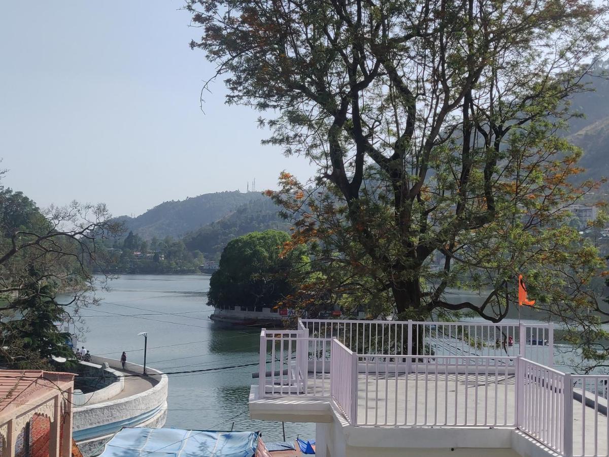 The Periwinkle Homestay Bhīm Tāl Buitenkant foto