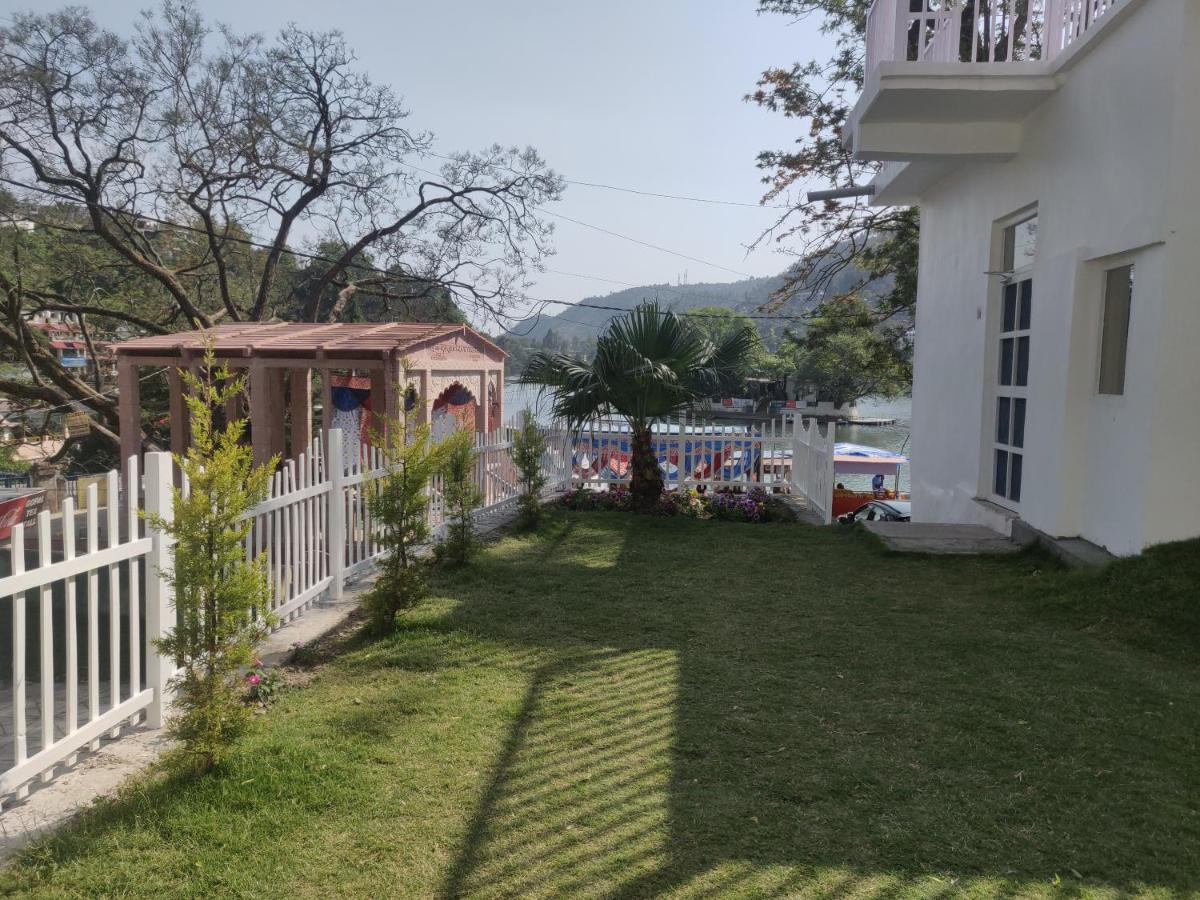 The Periwinkle Homestay Bhīm Tāl Buitenkant foto