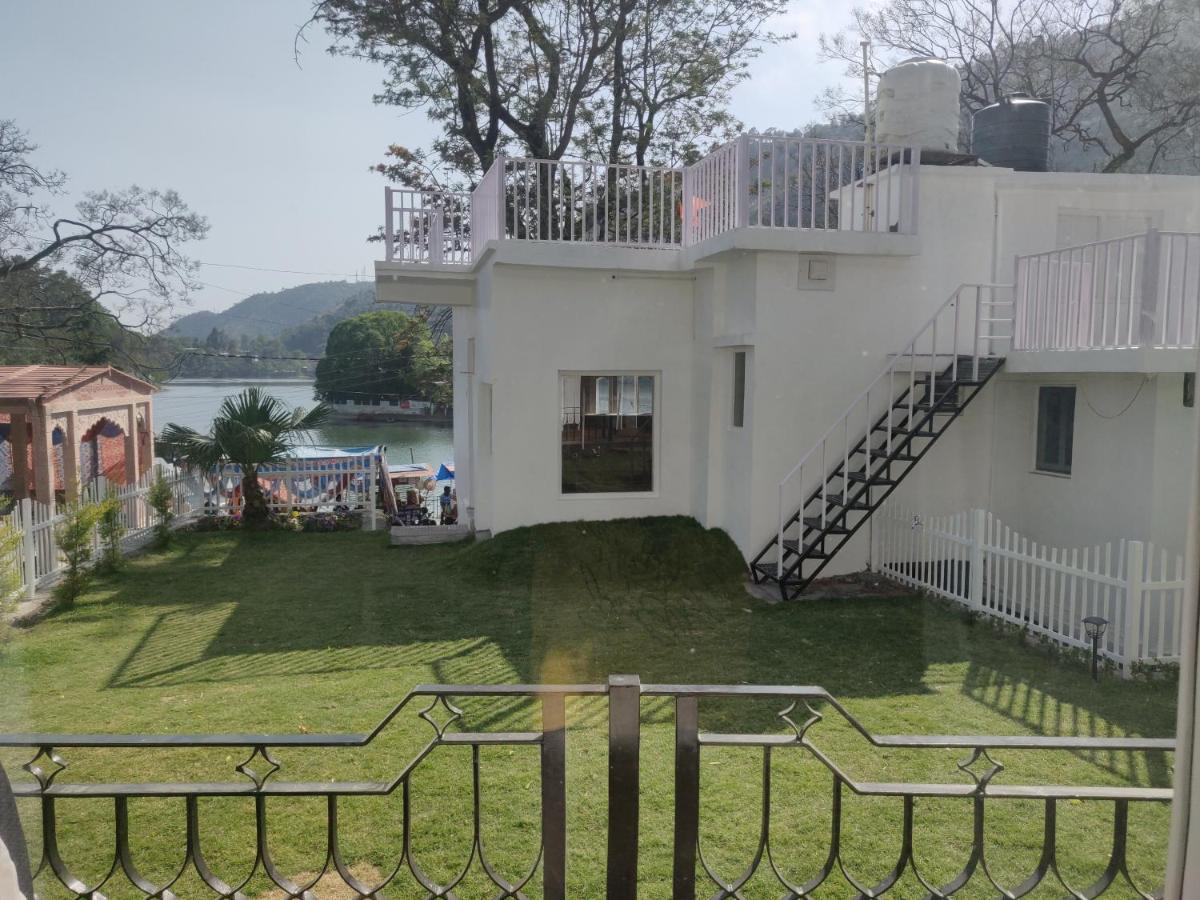The Periwinkle Homestay Bhīm Tāl Buitenkant foto