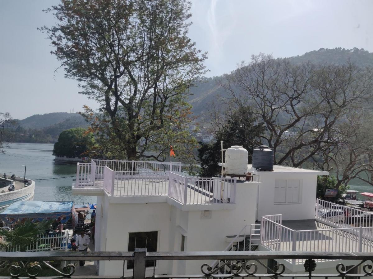 The Periwinkle Homestay Bhīm Tāl Buitenkant foto