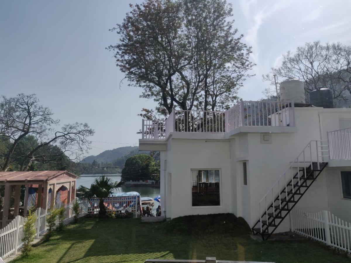 The Periwinkle Homestay Bhīm Tāl Buitenkant foto